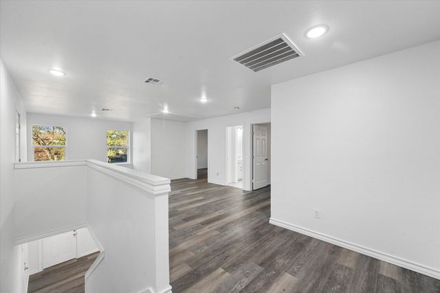 2004 W 2nd Avenue, Corsicana, TX 75110