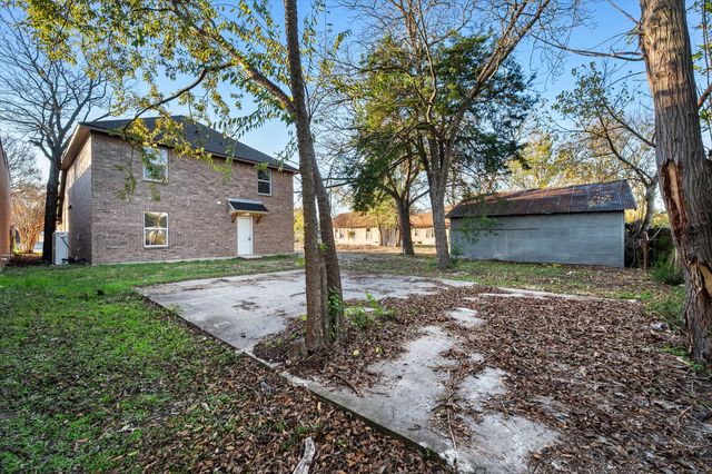 2004 W 2nd Avenue, Corsicana, TX 75110