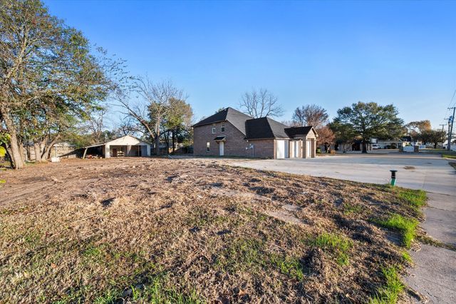 2004 W 2nd Avenue, Corsicana, TX 75110