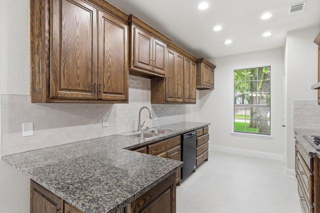 19 Timbergreen Circle, Denton, TX 76205