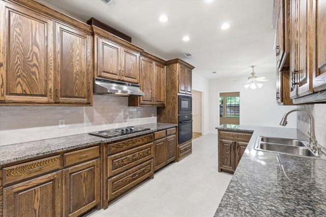 19 Timbergreen Circle, Denton, TX 76205