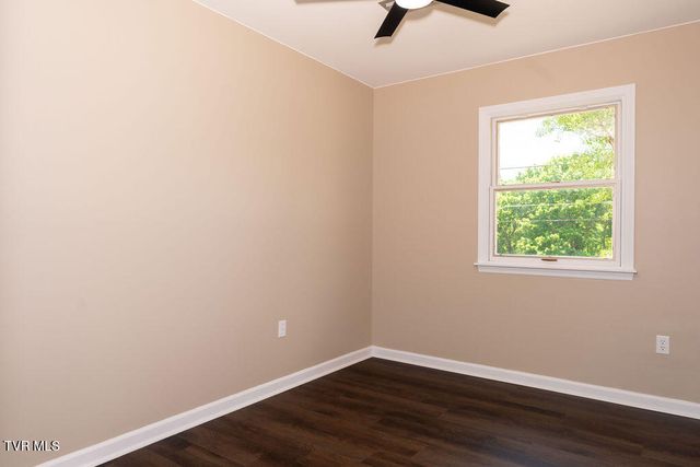 2236 Sheffield Street, Kingsport, TN 37660