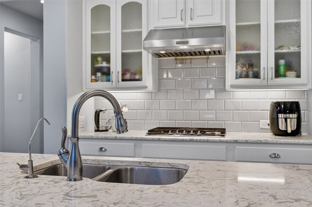 6808 Rowlett Drive, Mckinney, TX 75070