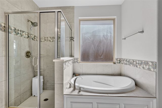 6808 Rowlett Drive, Mckinney, TX 75070