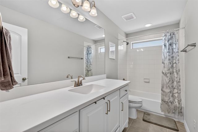 6808 Rowlett Drive, Mckinney, TX 75070