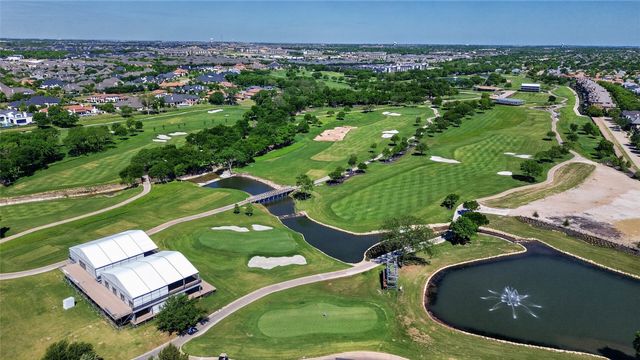 6808 Rowlett Drive, Mckinney, TX 75070