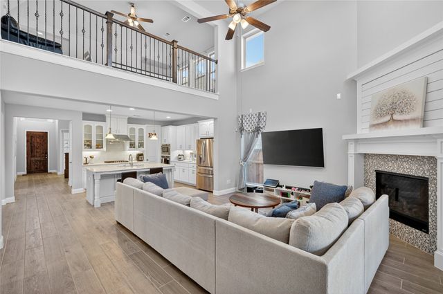 6808 Rowlett Drive, Mckinney, TX 75070