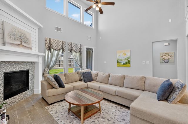 6808 Rowlett Drive, Mckinney, TX 75070