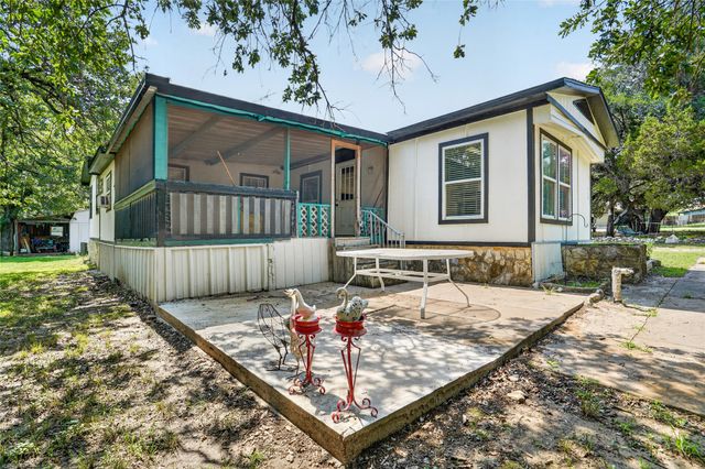 916 Fawn, Granbury, TX 76049