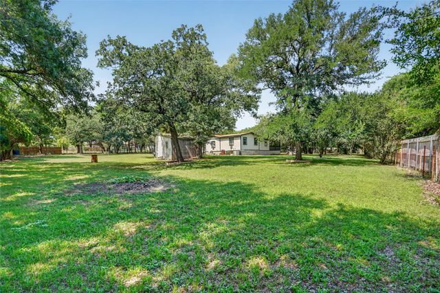 916 Fawn, Granbury, TX 76049