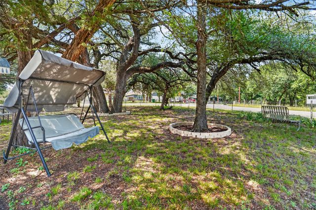 916 Fawn, Granbury, TX 76049