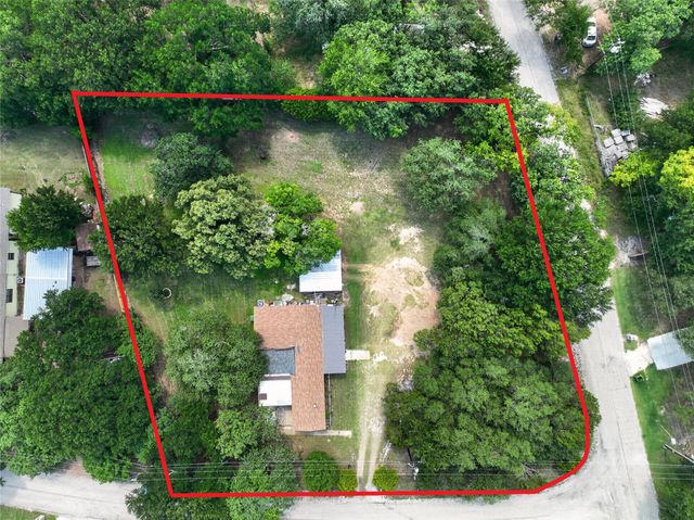 916 Fawn, Granbury, TX 76049