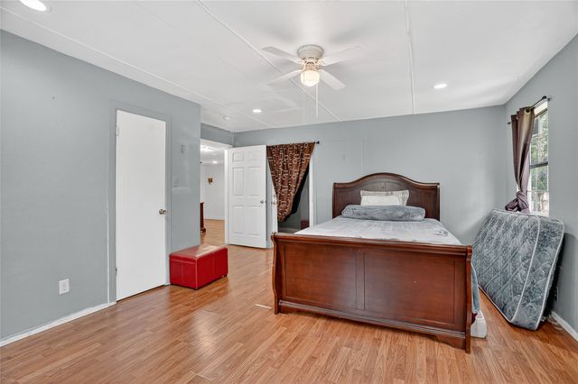 916 Fawn, Granbury, TX 76049