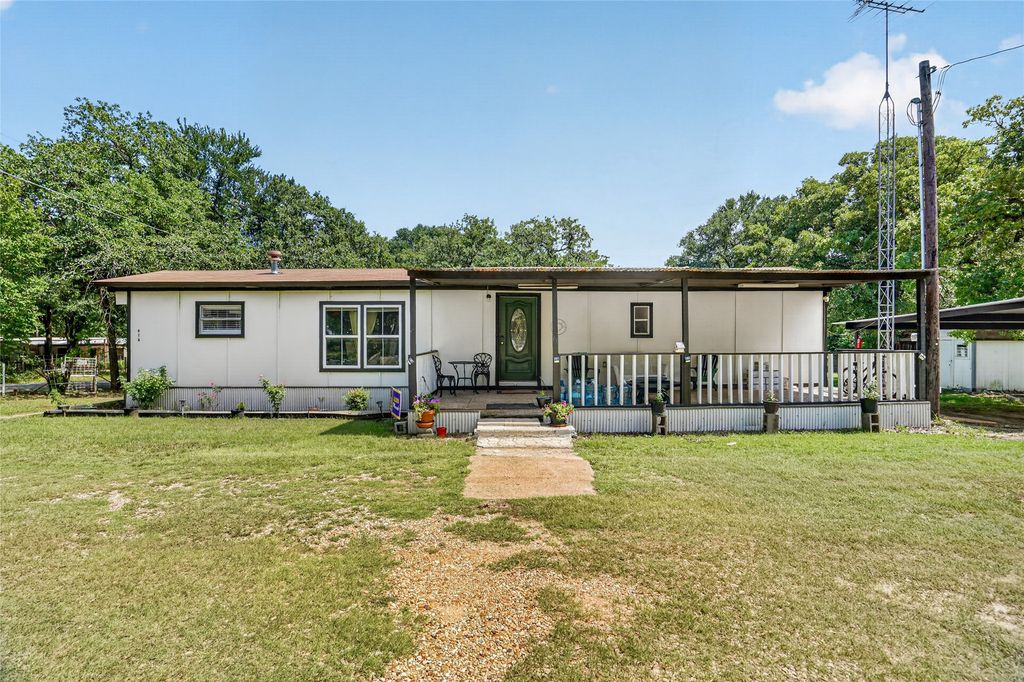 916 Fawn, Granbury, TX 76049