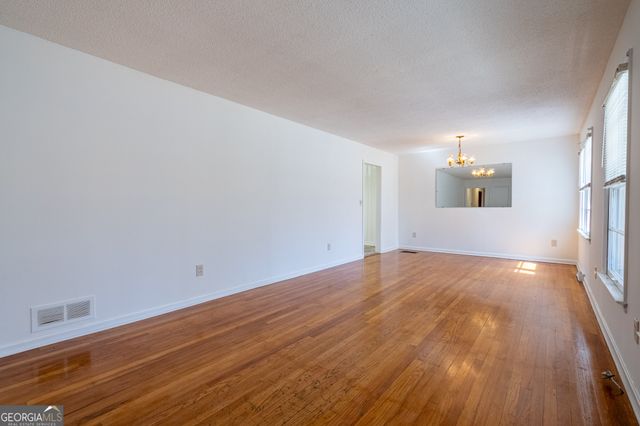 33 Summit Drive, Lindale, GA 30147
