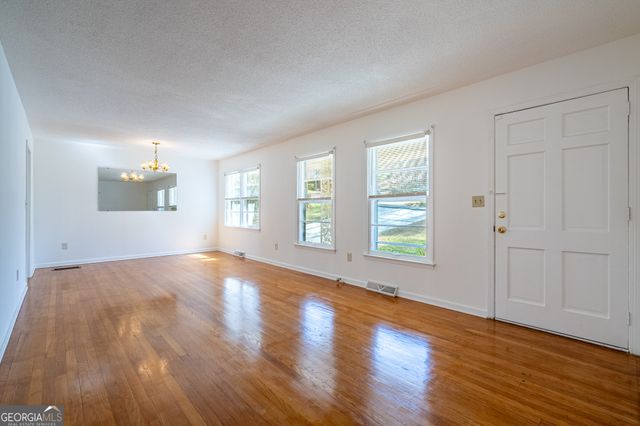 33 Summit Drive, Lindale, GA 30147