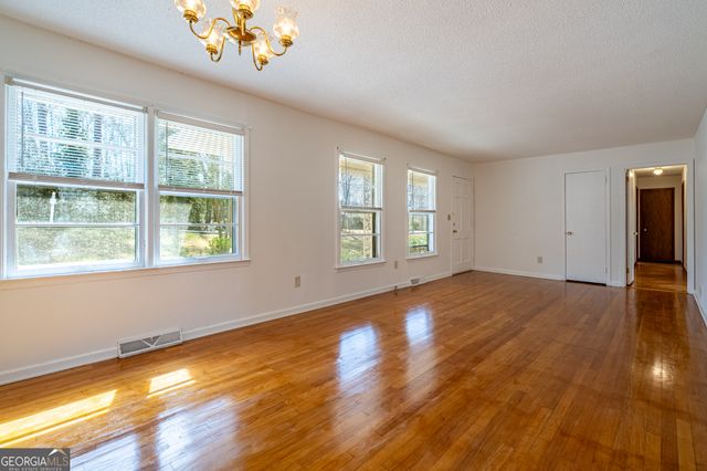33 Summit Drive, Lindale, GA 30147