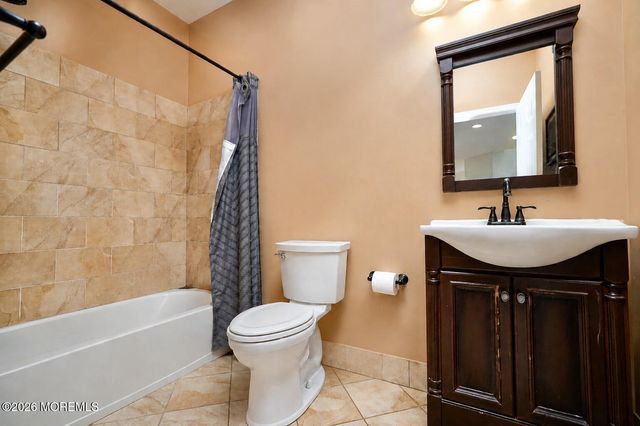 4 Nicholson Key, Colts Neck, NJ 07722