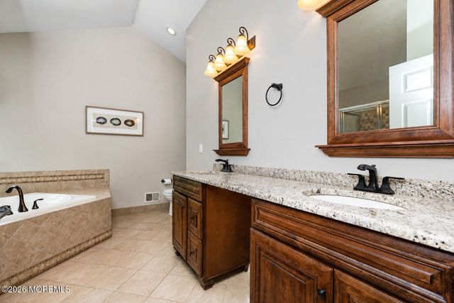4 Nicholson Key, Colts Neck, NJ 07722