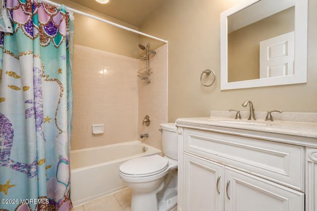 4 Nicholson Key, Colts Neck, NJ 07722