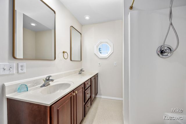 517 Pine Street, Spring Lake, MI 49456