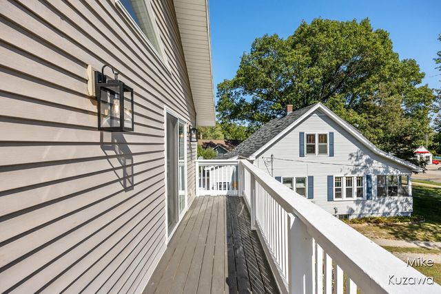 517 Pine Street, Spring Lake, MI 49456