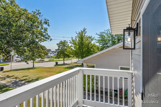 517 Pine Street, Spring Lake, MI 49456