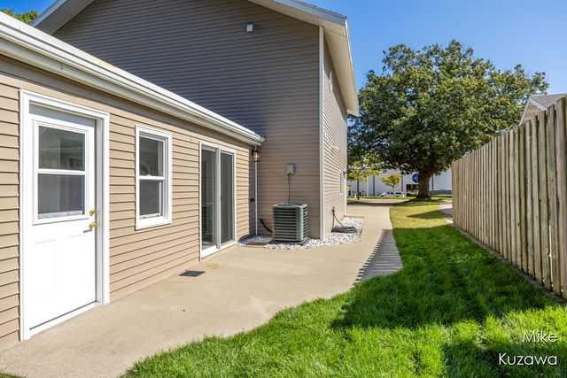 517 Pine Street, Spring Lake, MI 49456