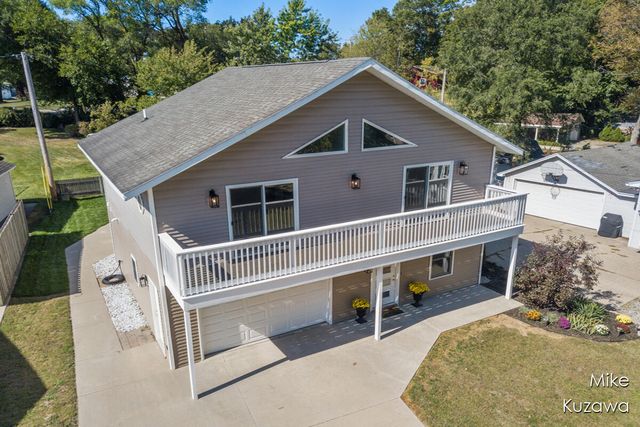 517 Pine Street, Spring Lake, MI 49456