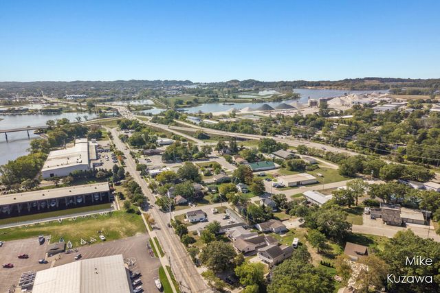 517 Pine Street, Spring Lake, MI 49456