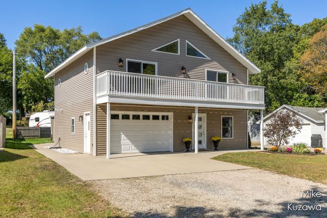 517 Pine Street, Spring Lake, MI 49456