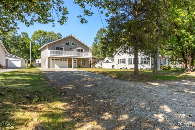 517 Pine Street, Spring Lake, MI 49456