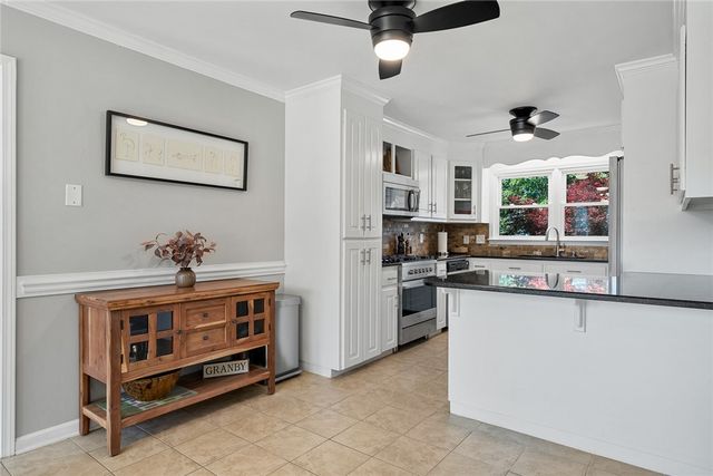 101 Meadow Ridge Drive, Greer, SC 29651