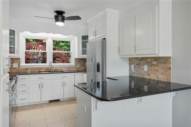 101 Meadow Ridge Drive, Greer, SC 29651