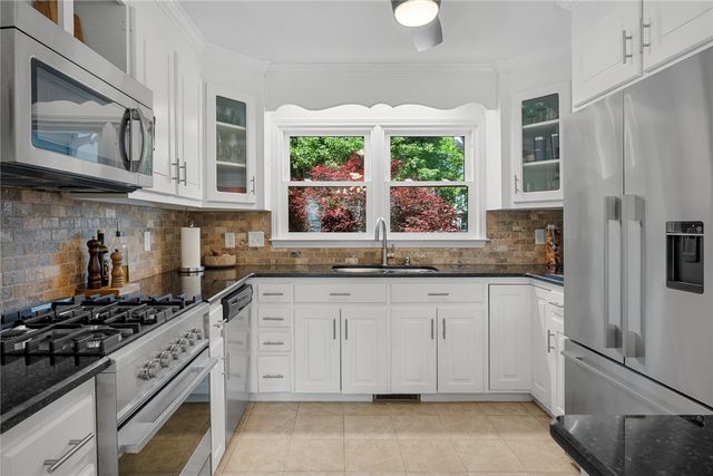 101 Meadow Ridge Drive, Greer, SC 29651