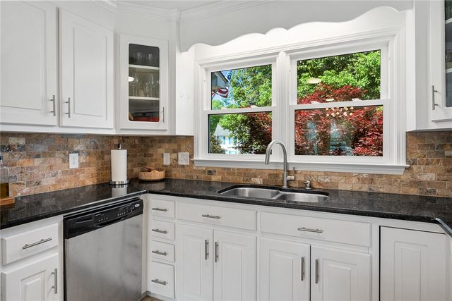 101 Meadow Ridge Drive, Greer, SC 29651