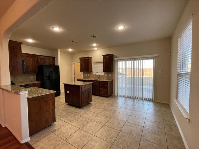 1236 Woodbine Cliff Drive, Fort Worth, TX 76179