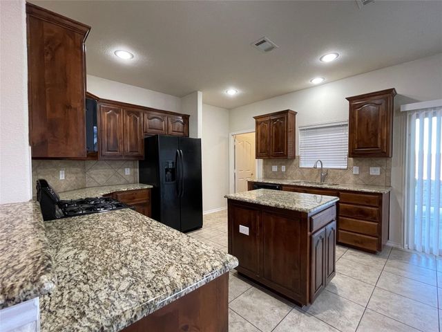 1236 Woodbine Cliff Drive, Fort Worth, TX 76179