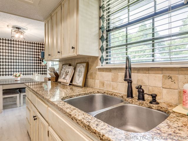 9166 E Misty Drive, Claremore, OK 74019