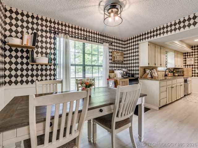 9166 E Misty Drive, Claremore, OK 74019