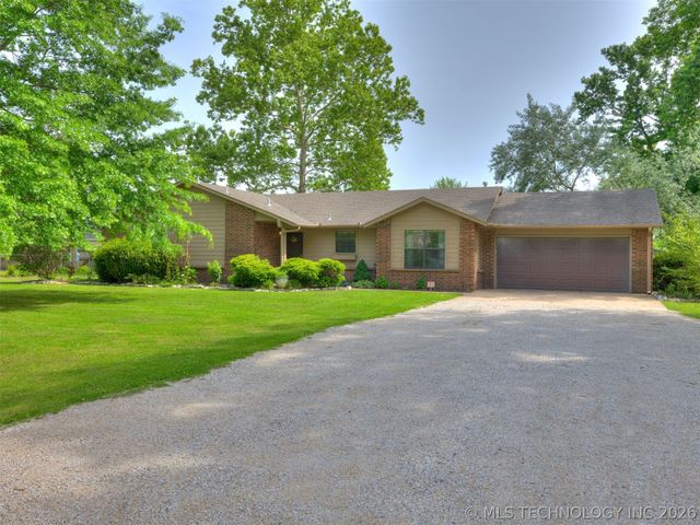 9166 E Misty Drive, Claremore, OK 74019
