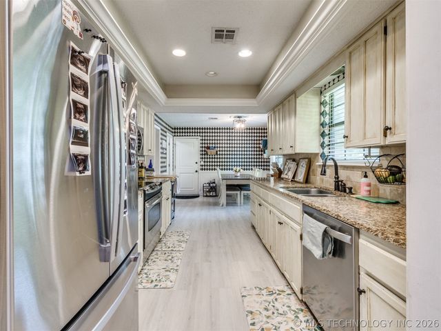 9166 E Misty Drive, Claremore, OK 74019