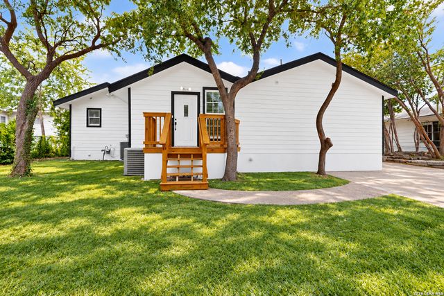 414 WAKE FORREST DR, San Antonio, TX 78228