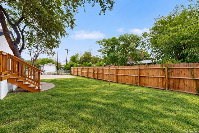 414 WAKE FORREST DR, San Antonio, TX 78228