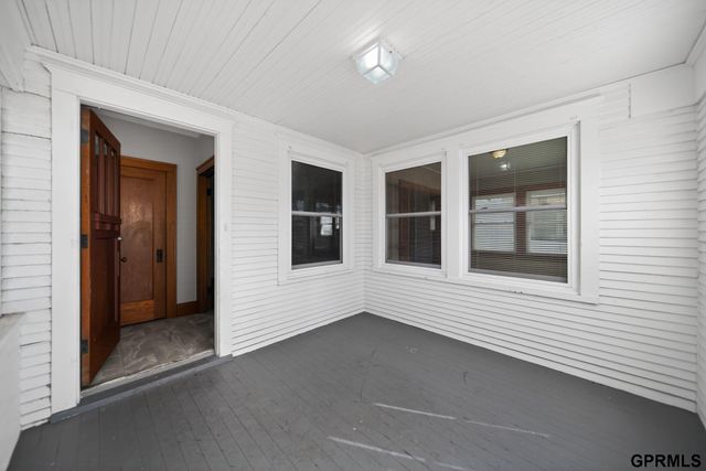 2432 Titus Avenue, Omaha, NE 68112