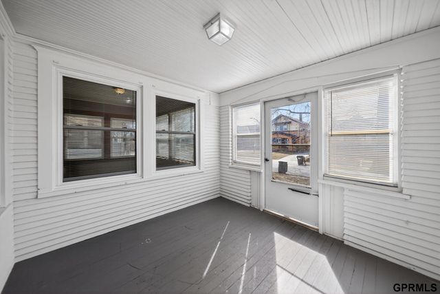 2432 Titus Avenue, Omaha, NE 68112