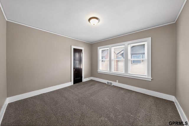 2432 Titus Avenue, Omaha, NE 68112