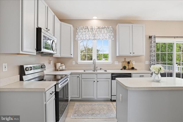 244 KIMBERWICKE DR N, Charles Town, WV 25414