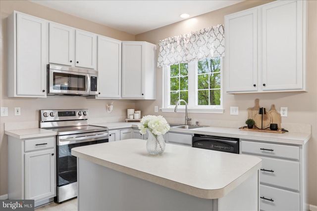 244 KIMBERWICKE DR N, Charles Town, WV 25414