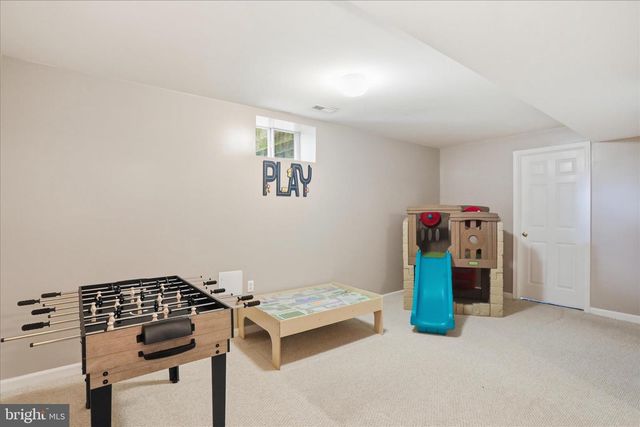 244 KIMBERWICKE DR N, Charles Town, WV 25414